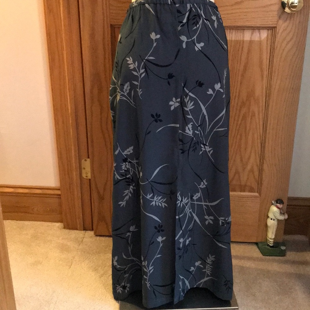 Gray Flower Pattern Long Skirt - image 2